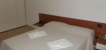 ル フォンテーン アパートホテル 2*
